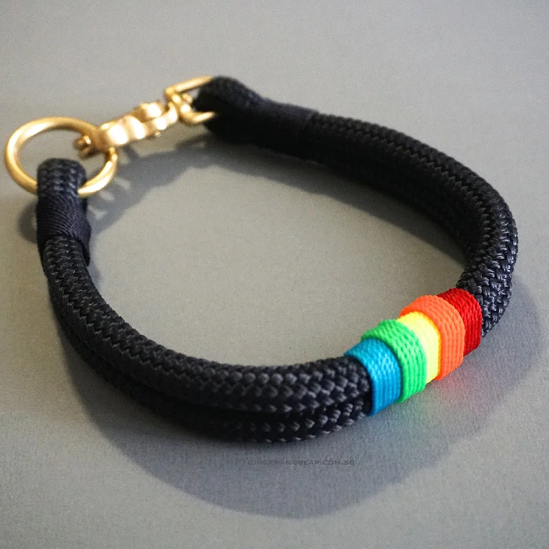 Rugged Hudson Collar: Rainbow on Navy